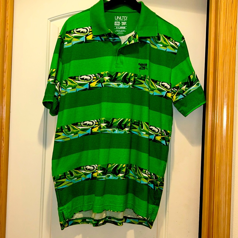 NWOT Never Worn Green UNLTD The Exhibit XL Men’s bottom up collar tee.